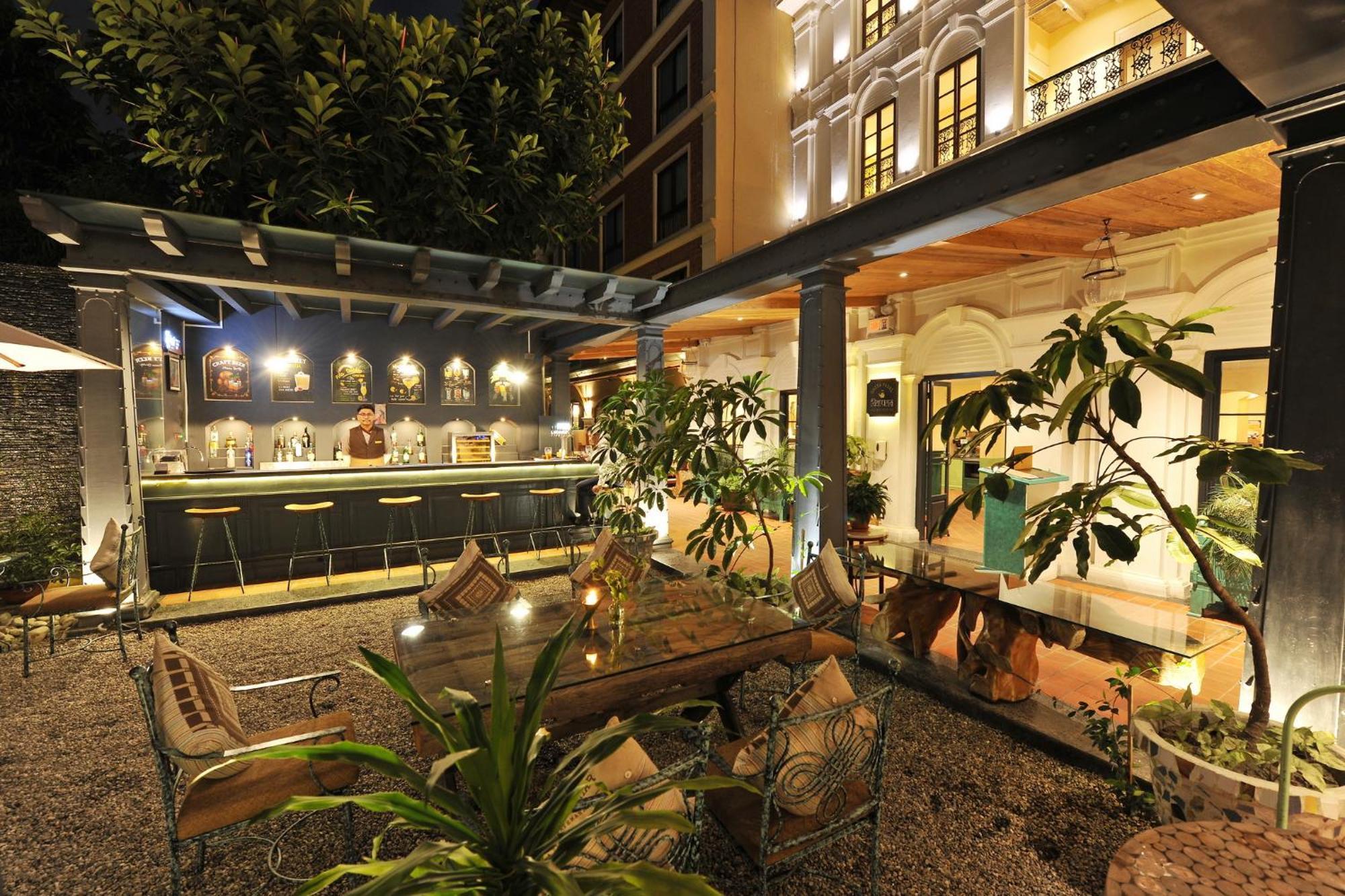 Nepali Ghar Hotel Катманду Экстерьер фото